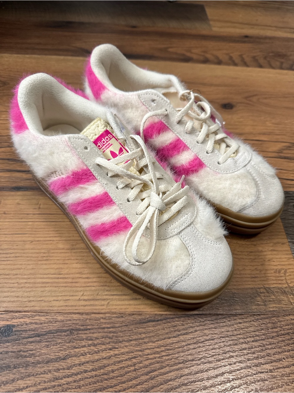 adidas Women’s Cream Sneakers with Pink Stripes